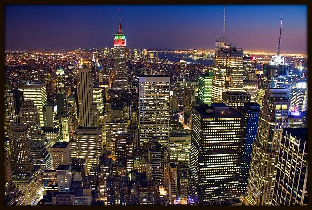 Manhattan &egrave; di nuovo illuminata