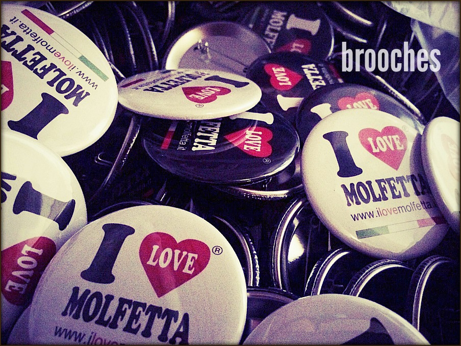 Le spille con il logo I Love Molfetta