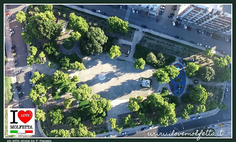 Il mercato dell � artigianato in villa comunale a Molfetta